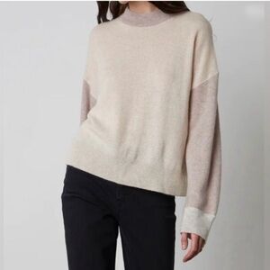 Velvet by Graham & Spencer Beige and Cream Women's Sweater